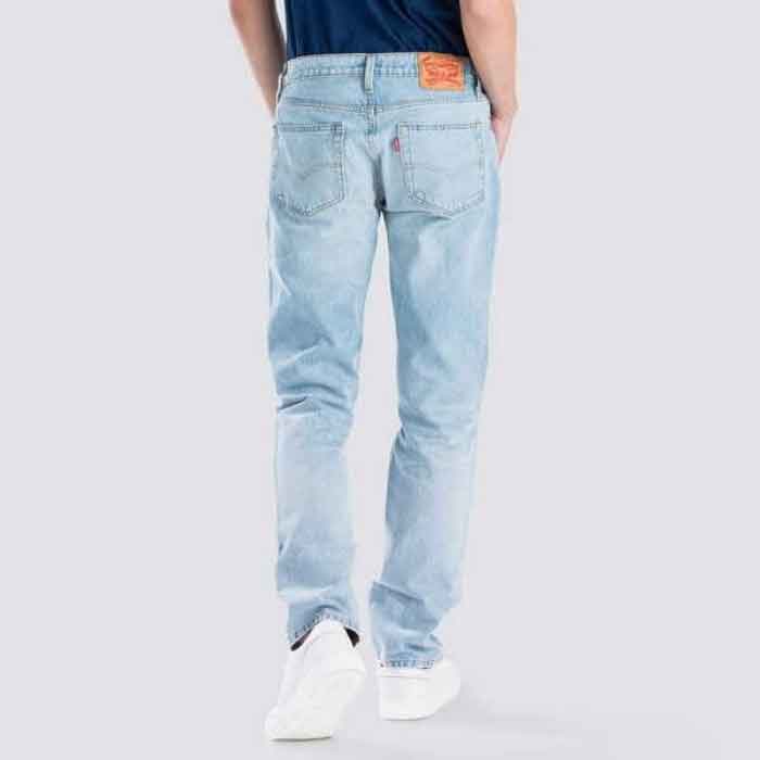 Mẫu quần jean Levis màu xanh nhạt nam tính